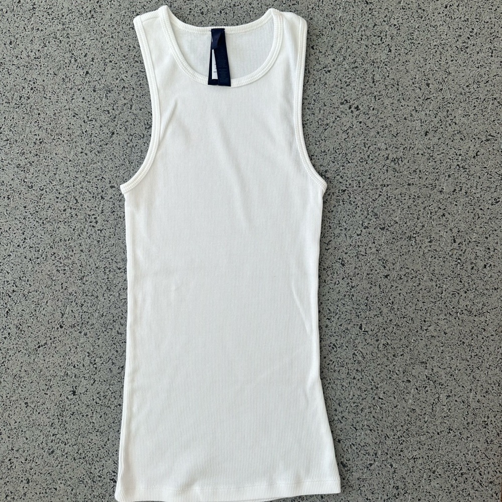 Skims Top White